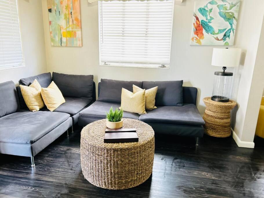 No Ho Yellow Door Bungalow Tampa Dış mekan fotoğraf